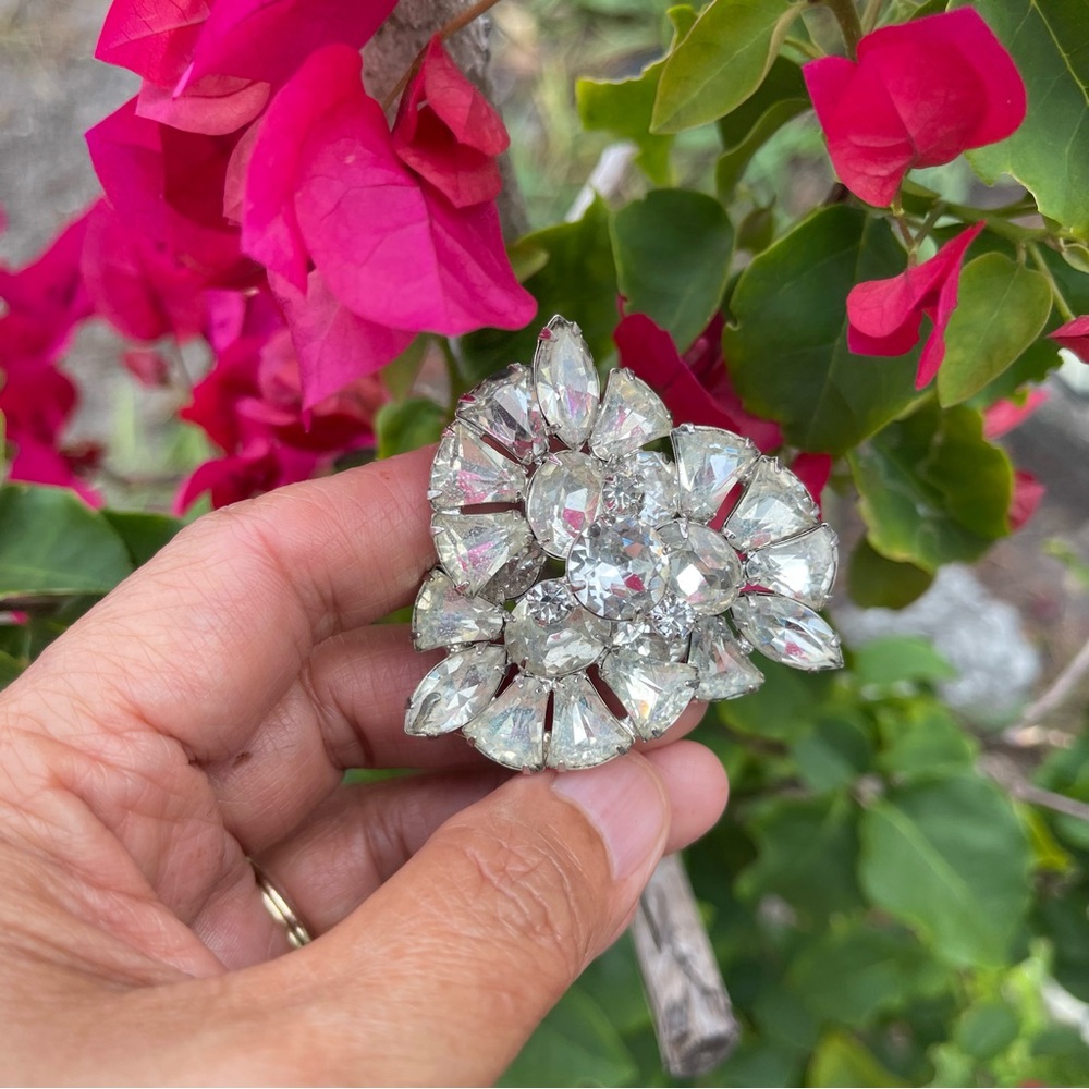 Vintage | EISENBERG TRILLION & Marquise Rhinestones Dimensional Pin / Brooch